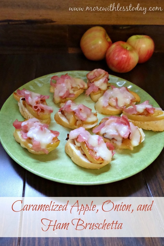 Caramelized Apple, Onion and Ham Bruschetta, easy recipe for a delicious appetizer 