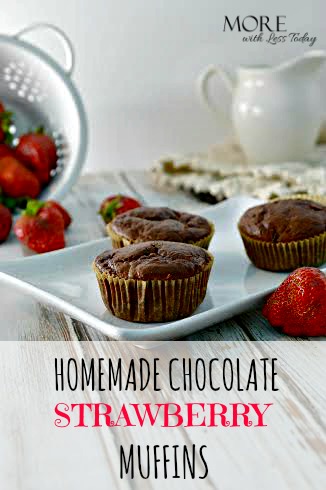 homemade fresh strawberry chocolate muffins: easy and so delicious!