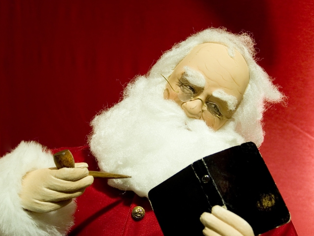If you are looking for classic Christmas books for kids, we found 27 favorite Christmas books for kids that everyone can enjoy.