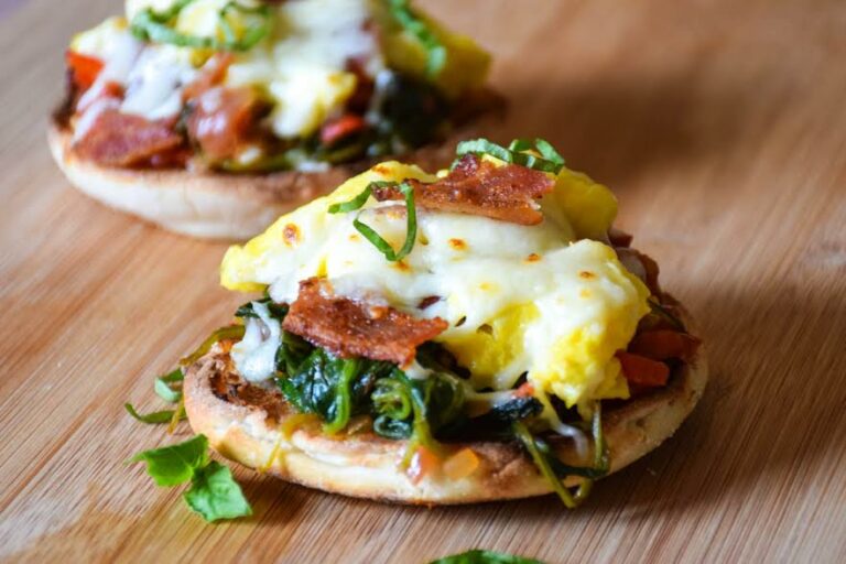 15 Breakfast in Bed Recipe Ideas to Spoil Your Loved Ones