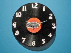 Old Record to Retro Clock