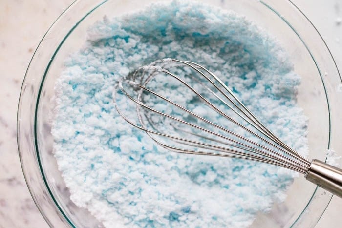 How to Make Bath Bombs and Scrubs for Inexpensive DIY Gifts