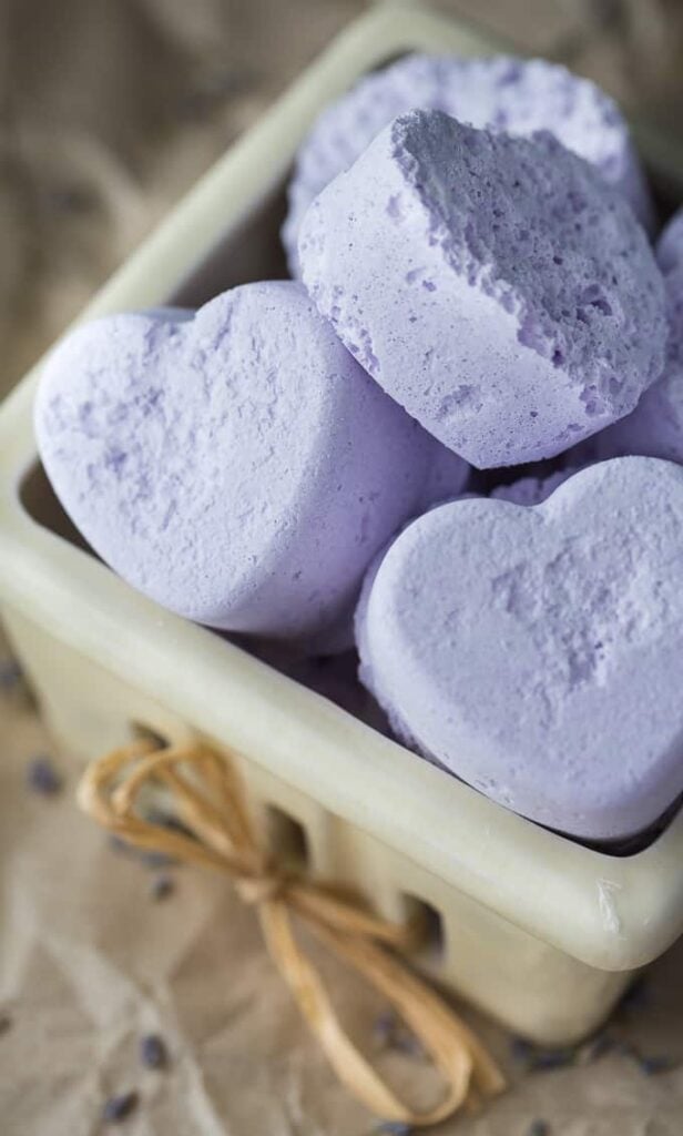 How to Make Bath Bombs and Scrubs for Inexpensive DIY Gifts