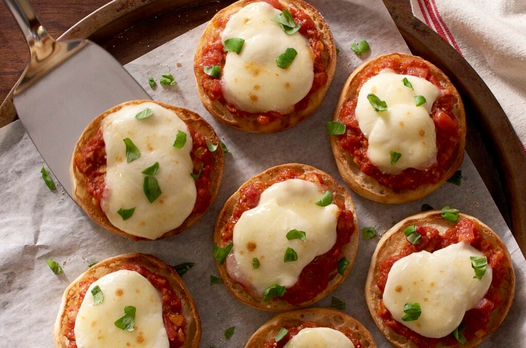 Easy Mini Pizza Margherita Recipe with Bays English Muffins