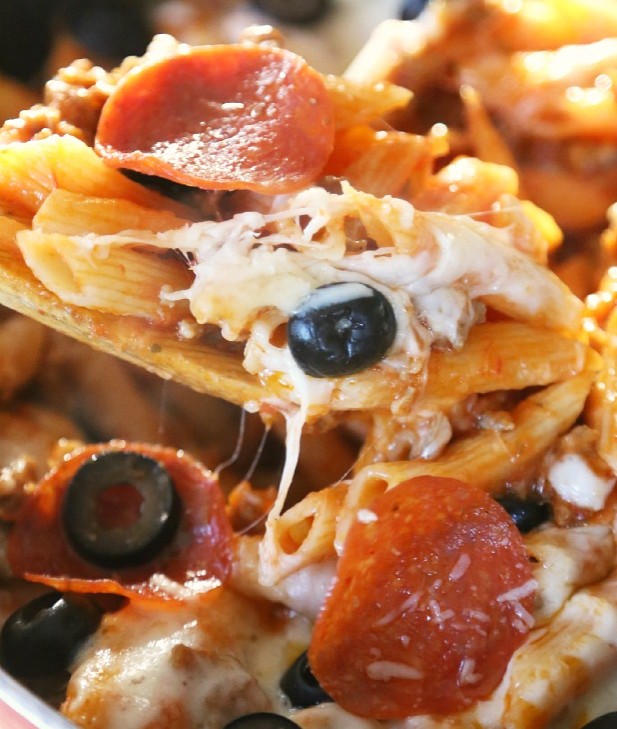 One Pan Pizza Pasta Skillet by Mom Endeavors