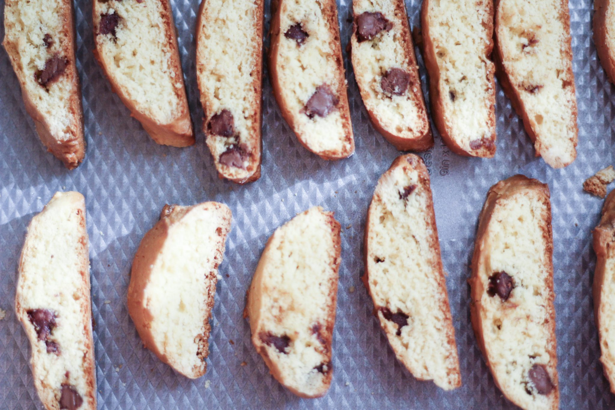 How to Make Biscotti from a Cake Mix &#8211; Chocolate Chip Cake Mix Biscotti