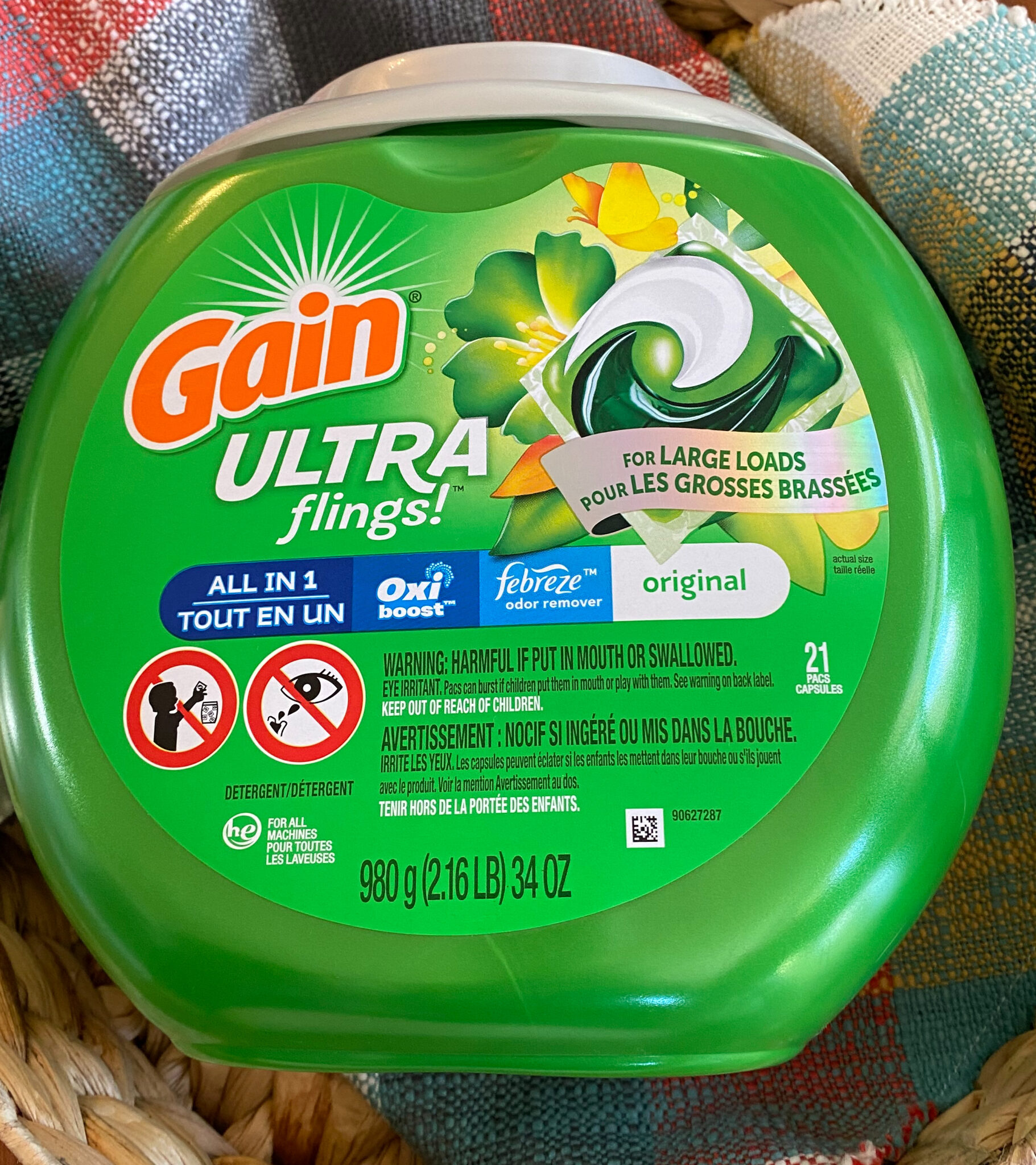 Gain Ultra Flings with Oxi Boost and Febreze for Large Loads One Pod