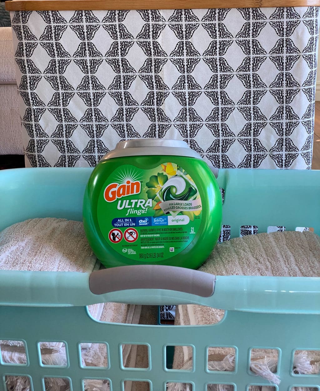 Gain Ultra Flings with Oxi Boost and Febreze for Large Loads One Pod