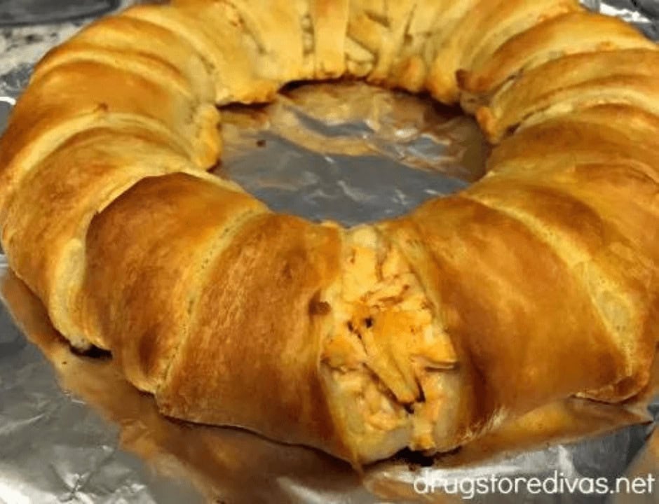 Buffalo Chicken Crescent Ring