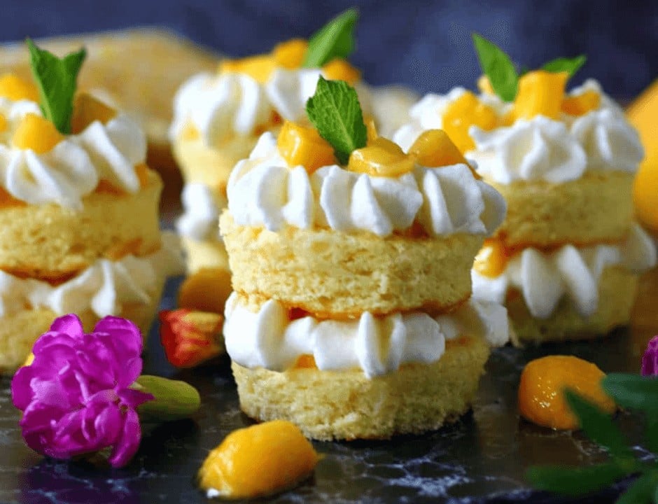 Mini Mango Cream Cakes - Delicious Mango Recipes