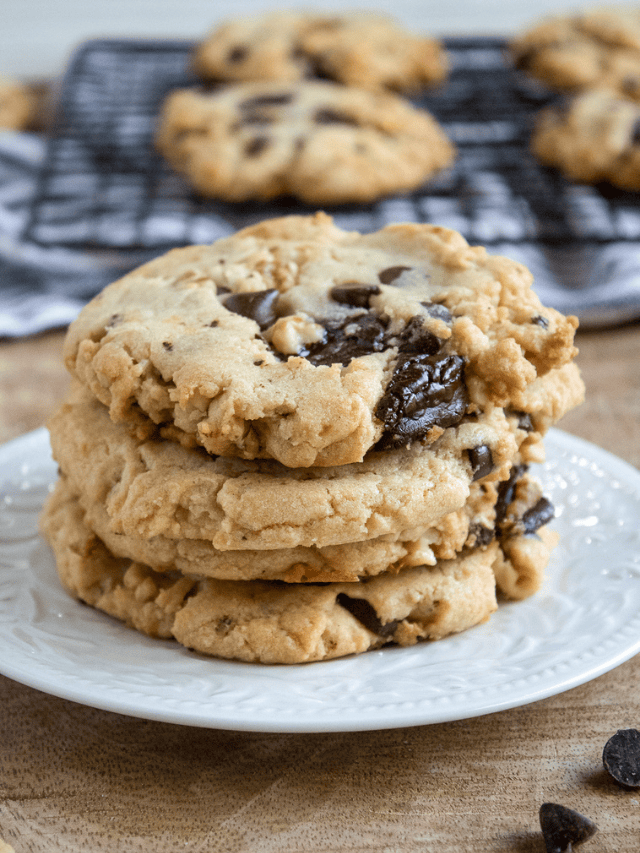 Easy Chocolate Chip Cookies with Walnuts Recipe