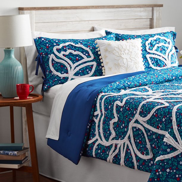 Pioneer Woman's 4-Piece Tufted Floral Comforter Set