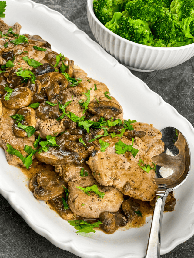 Pork Scallopini with Mushrooms and Gravy Recipe