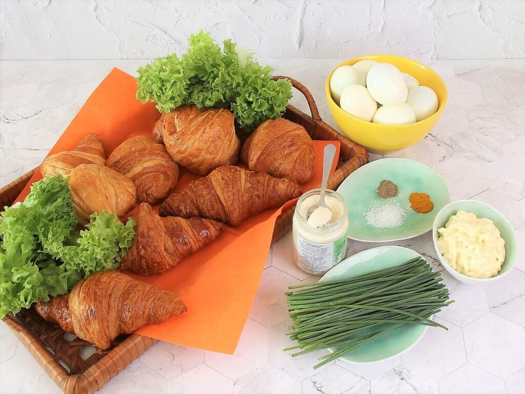 Kicked Up Egg Salad Sandwiches Ingredients