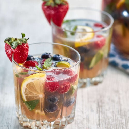 Easy White Wine Berry Sangria – A Refreshing Summer Party Drink