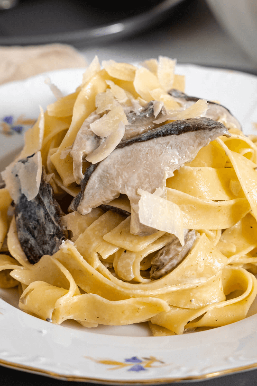 A closeup of Creamy Mushroom Alfredo Pasta