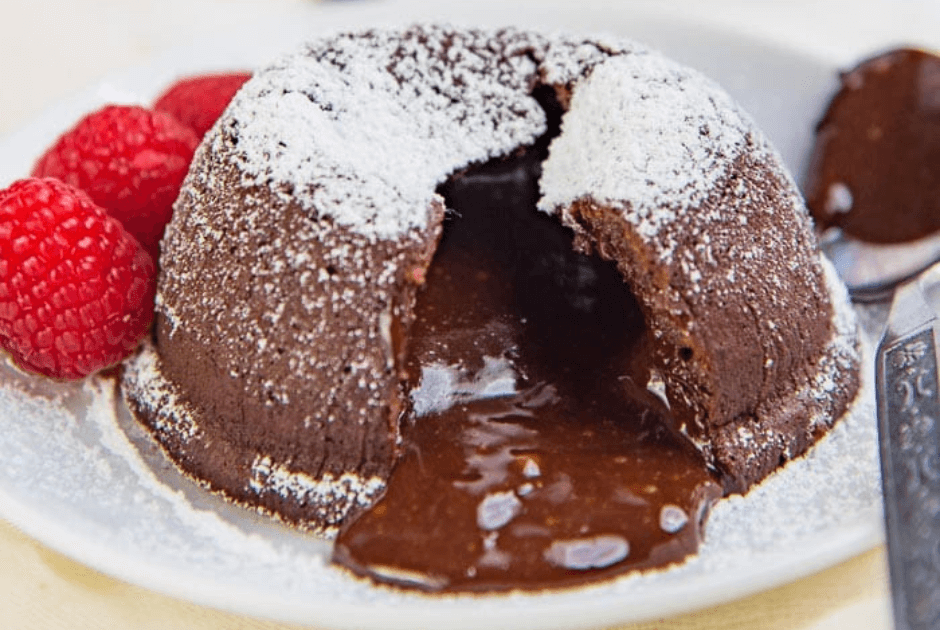 Chocolate Molten Cakes - Easy Valentine's Day Baking Recipes