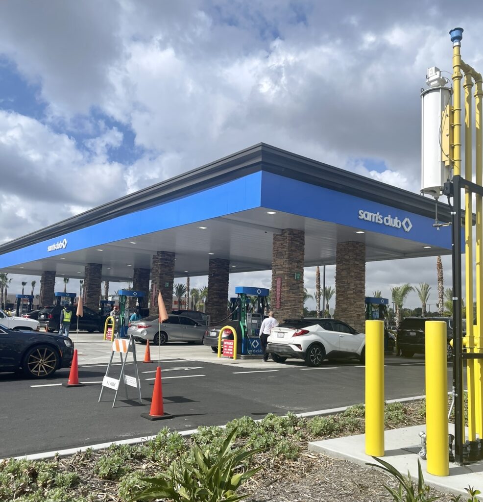 Sam's Club gas - cars in line