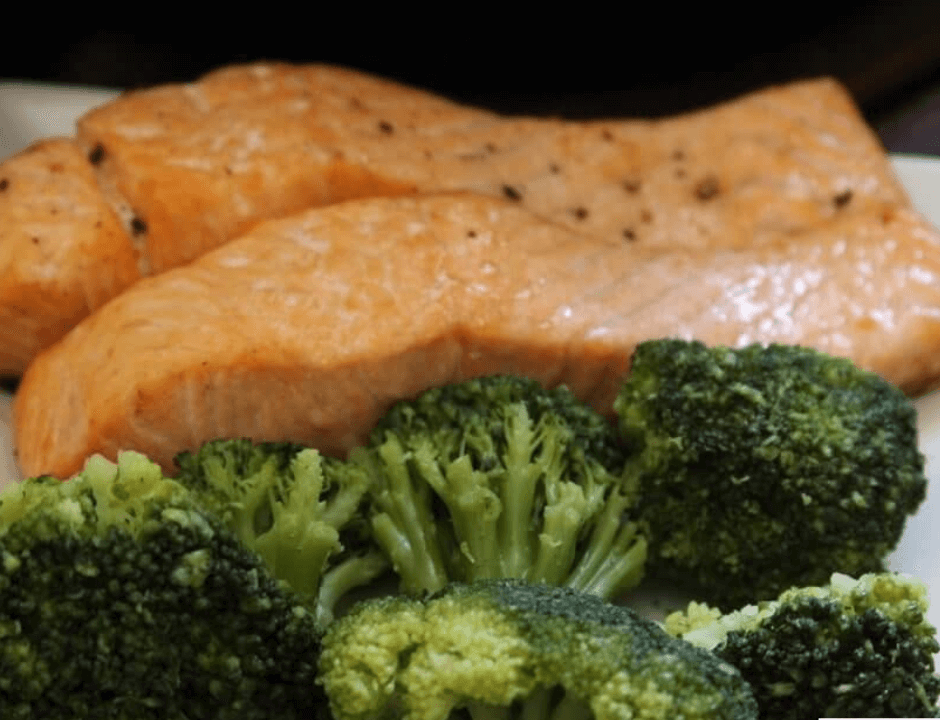Speedy Salmon & Broccoli - Delicious Instant Pot Recipes