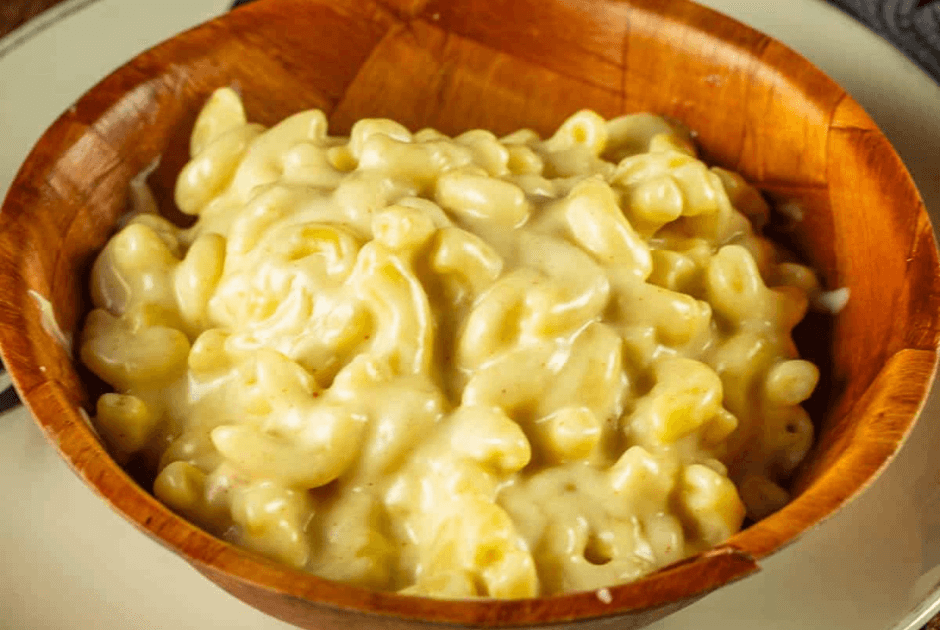 Stove Top White Mac and Cheese - New Easter Side Dishes to Try