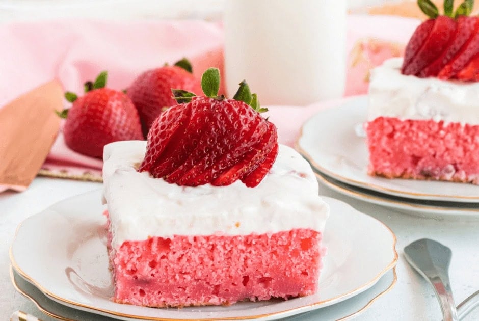 Strawberry Cake - Easter Desserts