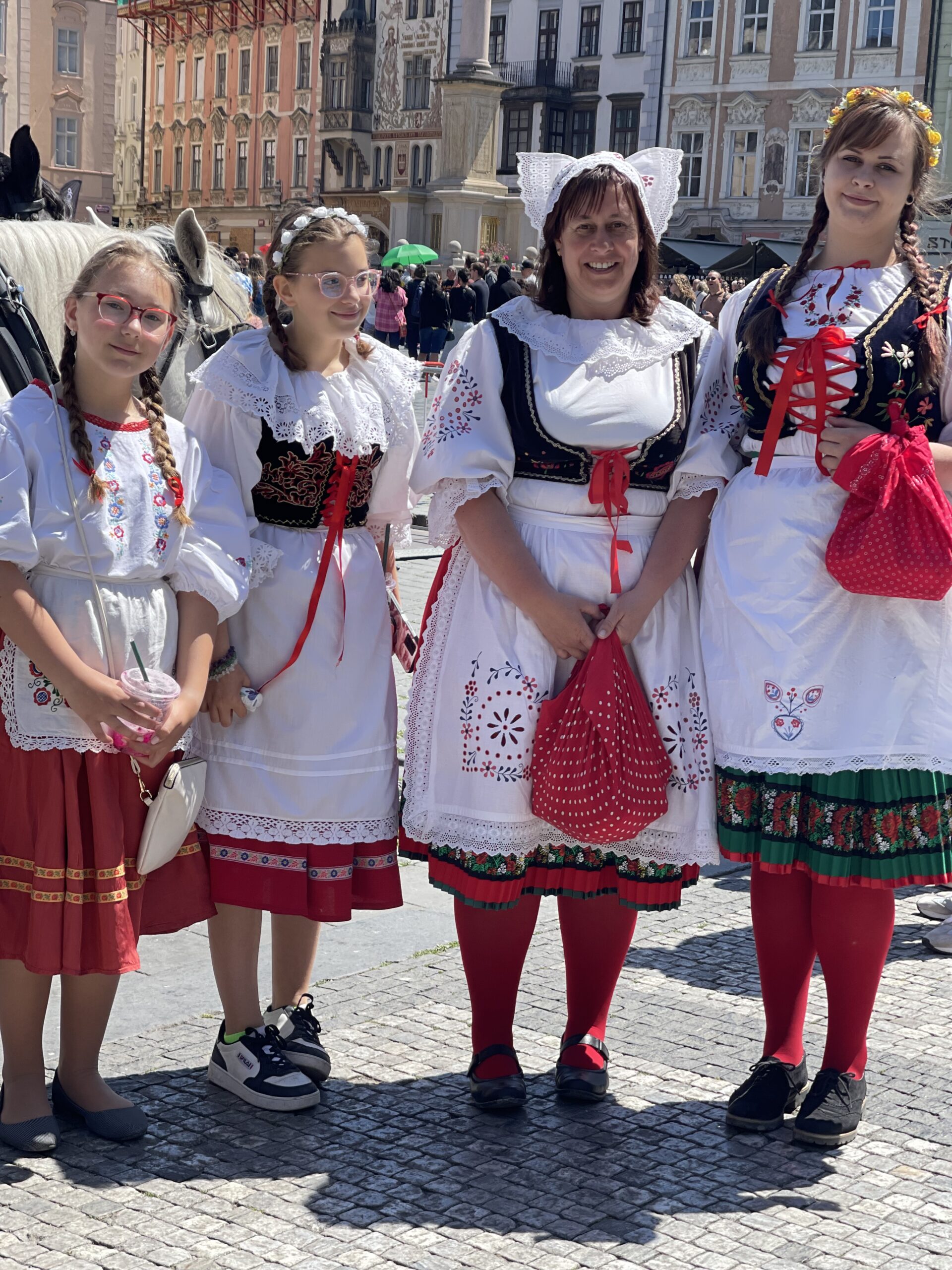 traditional Czech costumes 