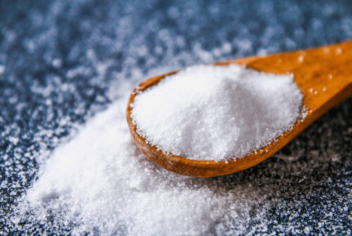 A spoonful of salt - Genius Life Hacks Using Table Salt