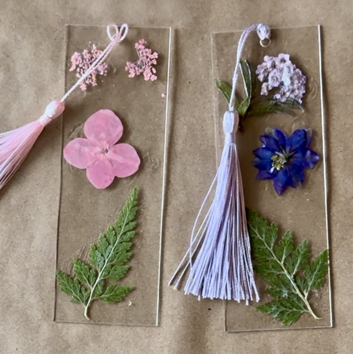 Pressed Flower Bookmarks DIY Craft &#8211; Inexpensive Lovely Gift Idea