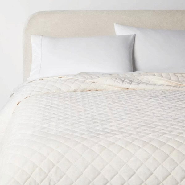 Luxe Diamond Stitch Velvet Quilt
