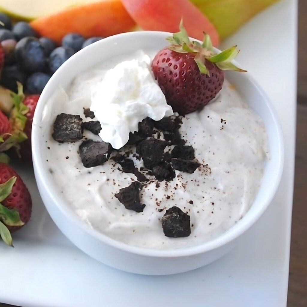 Cookies Cream Greek Yogurt Fruit Dip