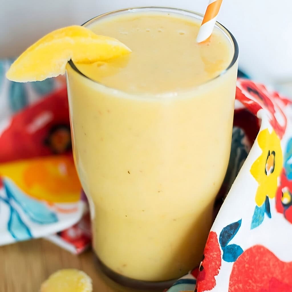 Creamy Peach Smoothie With Yogurt