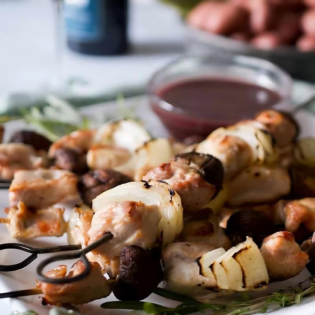 Grilled Chicken Skewers With Red Wine Sauce