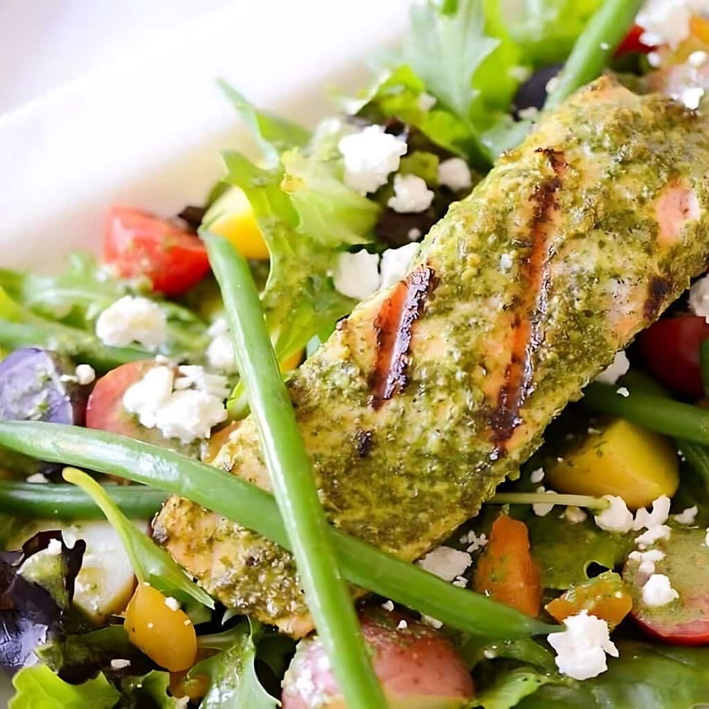 Grilled Salmon Salad Basil Vinaigrette