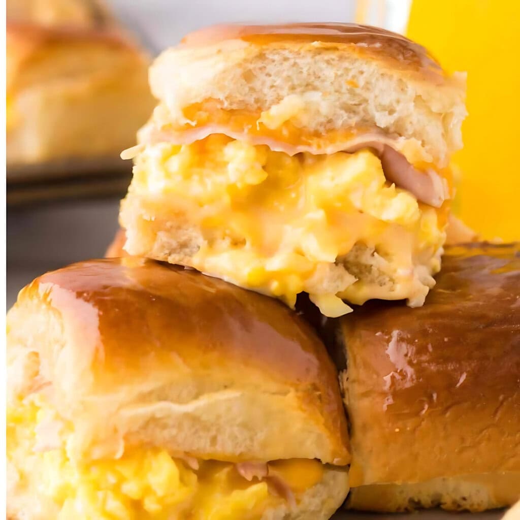 Hawaiian Roll Breakfast Sliders
